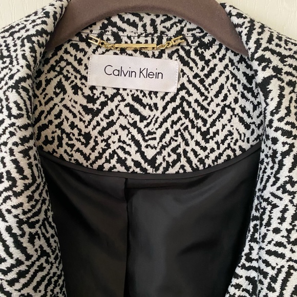 shell jacket - Picture 2 of 5